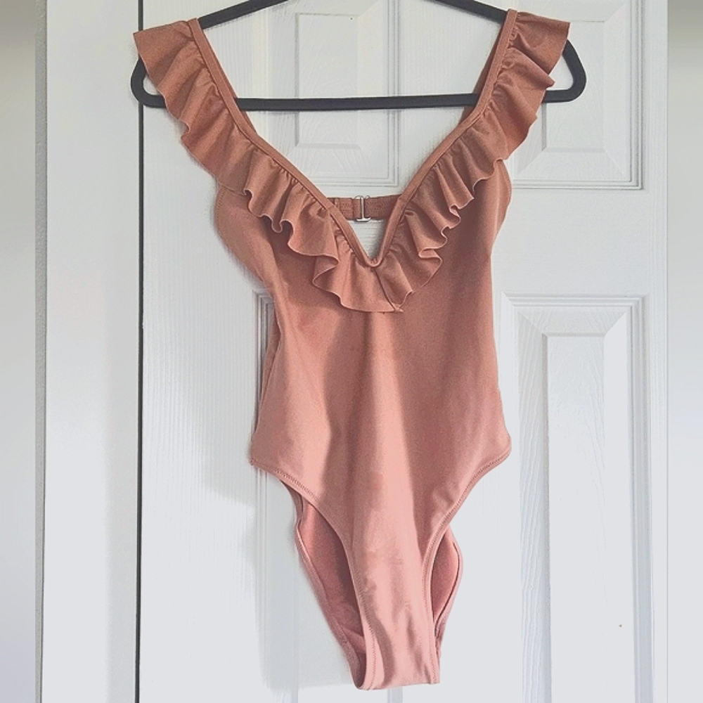 Express Dusty Rose Ruffle One-Piece Swimsuit – XS Express Dusty Rose Ruffle
